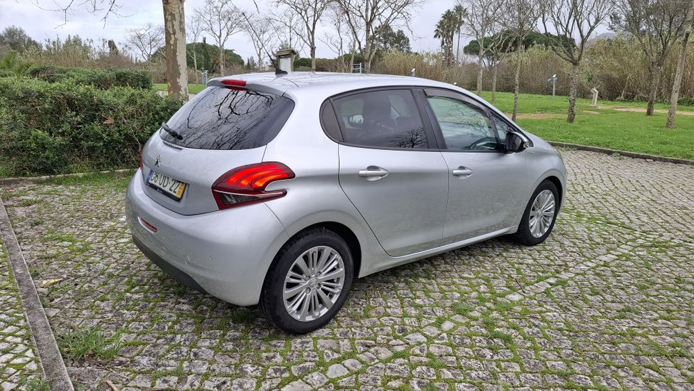 Peugeot 208 1.6 HDi Style