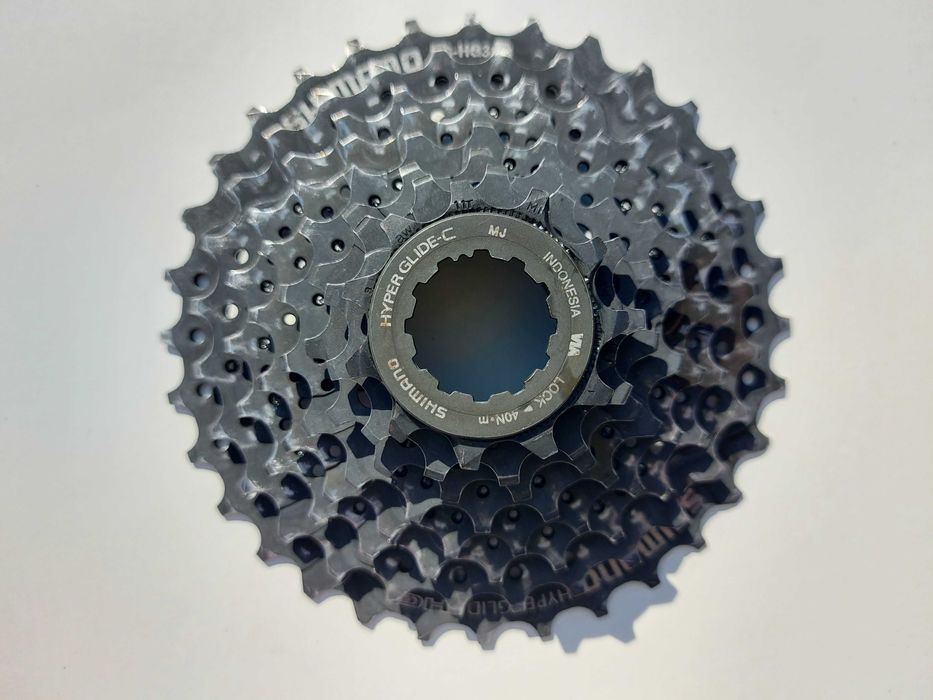 Napęd Shimano 3x8 (manetki Altus + przerzutka Altus)