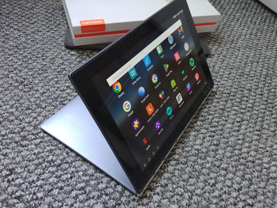 Дорогой шикарный Lenovo YOGA BOOK планшет ноутбук можно на подарок