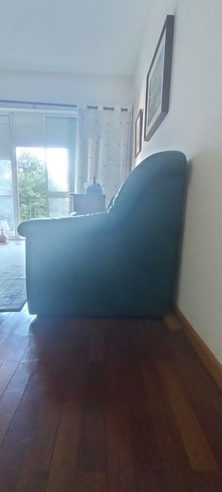 Vendo sofá em pele.