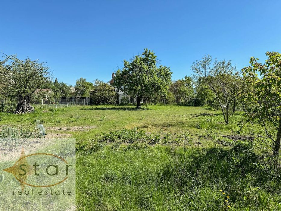 Продаж земельної ділянки. 10 соток приват. Центр міста. Комунікації.