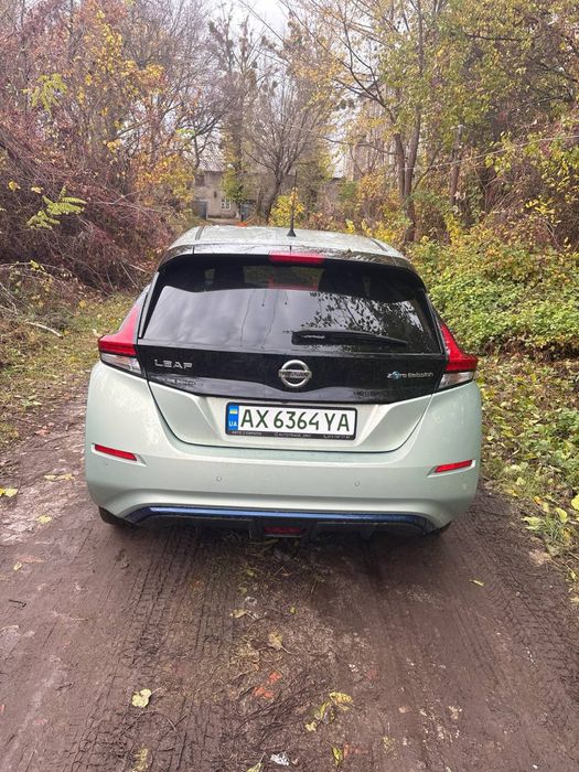 Оренда Nissan leaf 2018 року (40кВт)