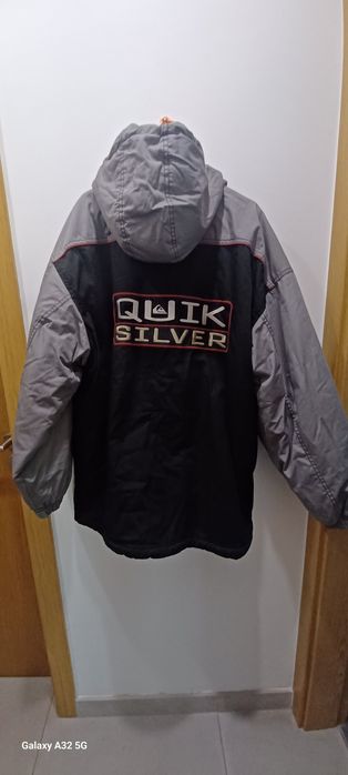 Casaco original Quicksilver tamanho L .Novo