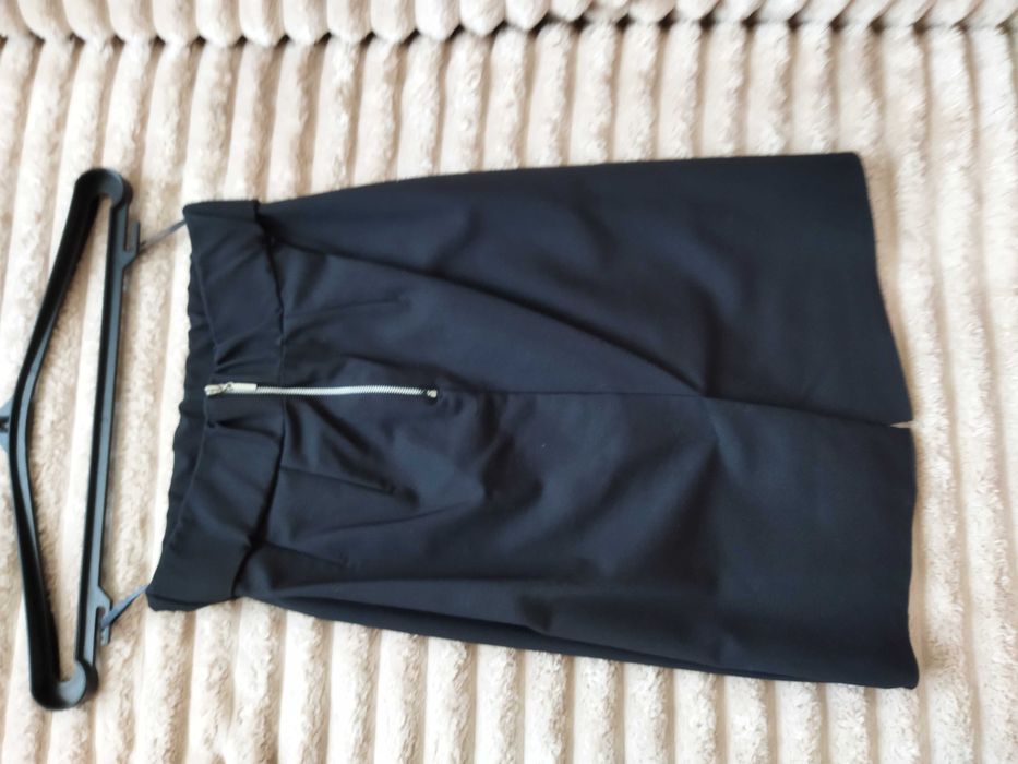 Продам спідницю в дуже хорошому стані