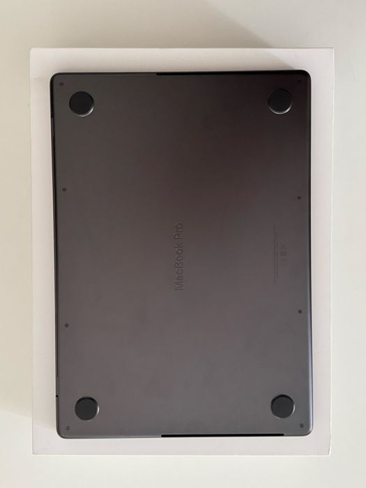 MacBook Pro 14’ m4 (16GB, 512 SAD)