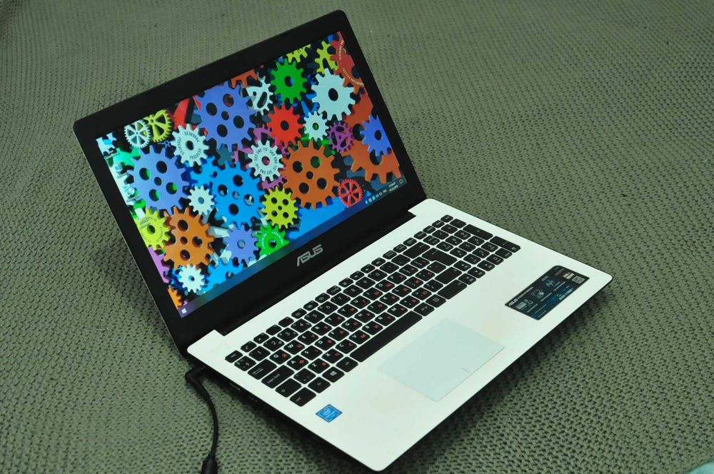 Ноутбук Asus X553