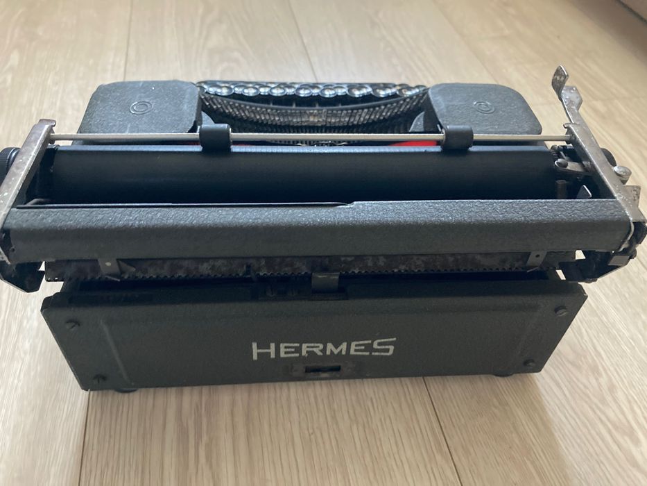 HERMES MÉDIA

Totalmente funcional 
Com maleta de arrumo e transporte