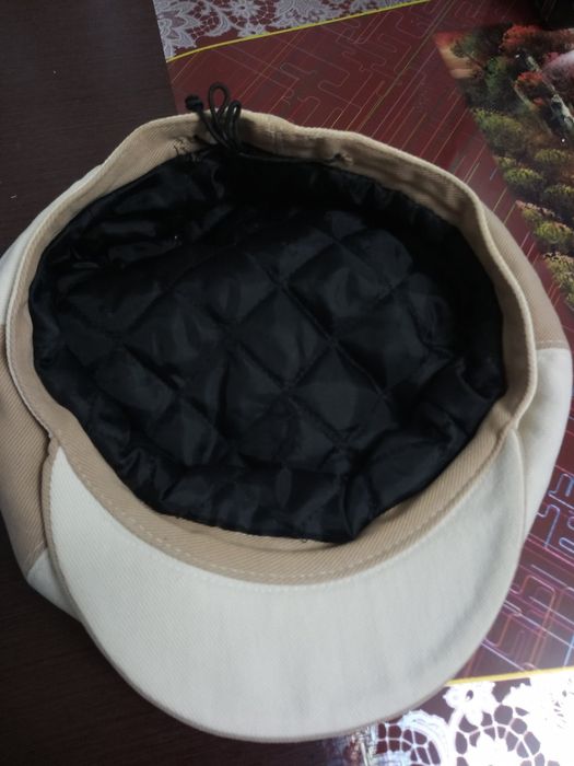 Берет з козирком