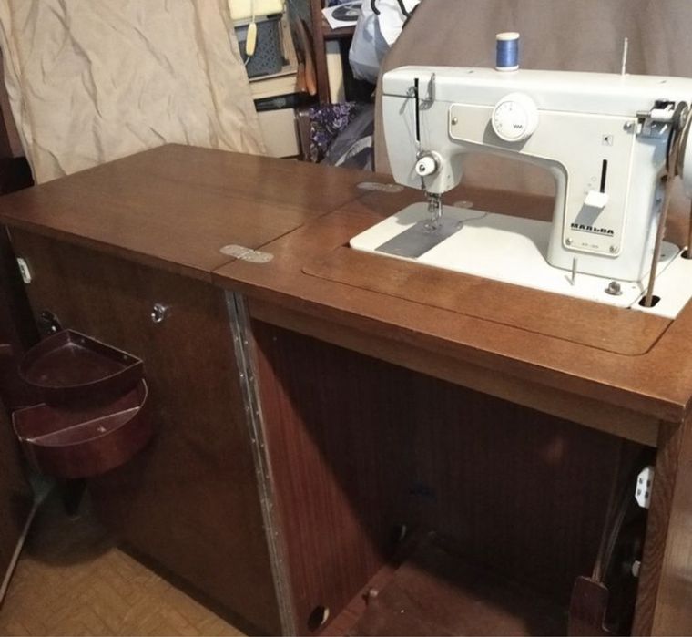 Швейная машинка Мальва, рабочая!!!