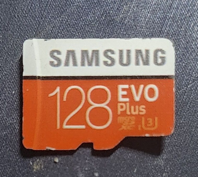 Продам microsd Samsung 128GB по місту!