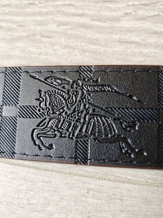 Dwóstronny pasek burberry