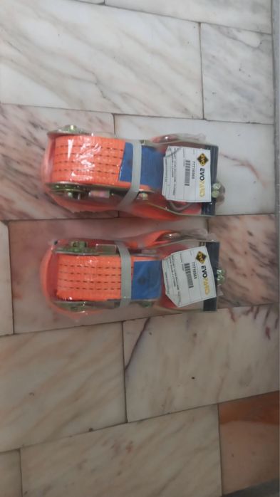 Vendo Cintos de Segurança de Carga.