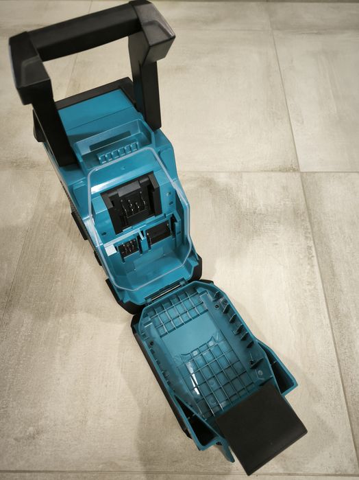 Radio Makita MR007G