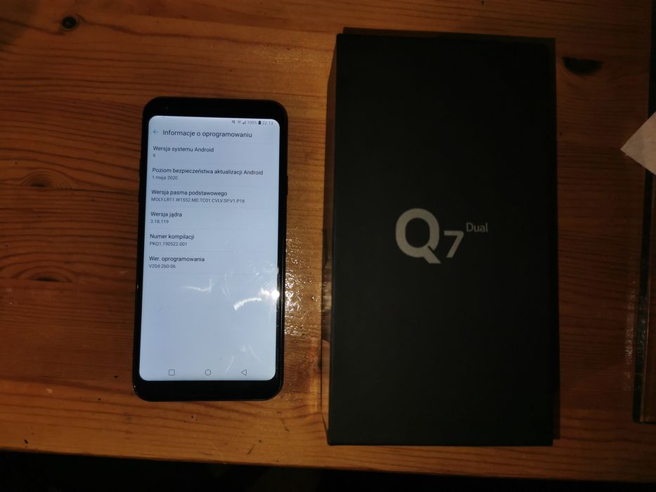 LG Q7 telefon smartfon