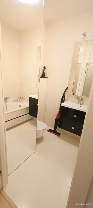 Wynajmę 3 Pokojowe | Przy metrze | z miejscem postojowym| Bezpośrednio