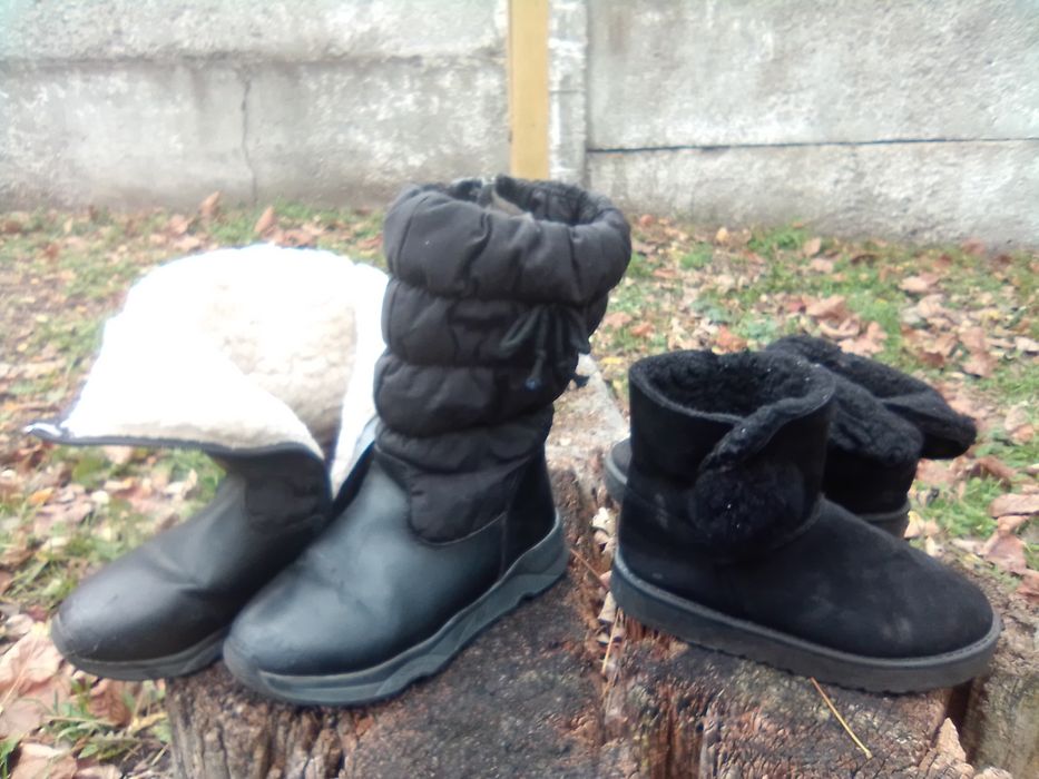 Продам 2 пары Сапог зимние теплые. отличное качество уги.33 разм