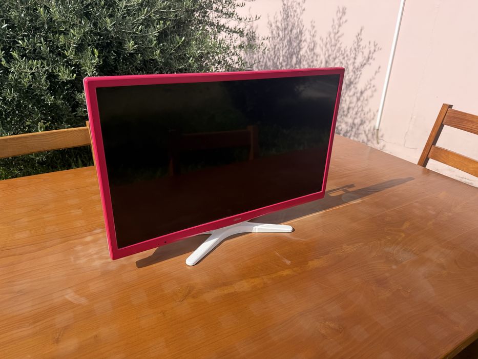 Televisão Quilive 61cm