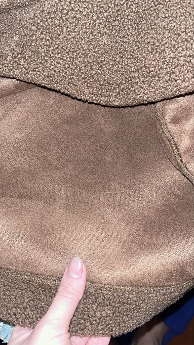 Тепла ковтина теді. Матеріла якісний , тримає форму оверсайз.