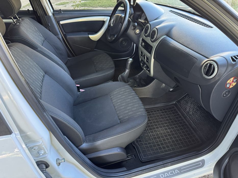 Продам сандеро 1,6 бенз 12р