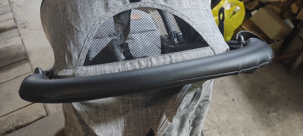 Дитяча прогулянкова каляска