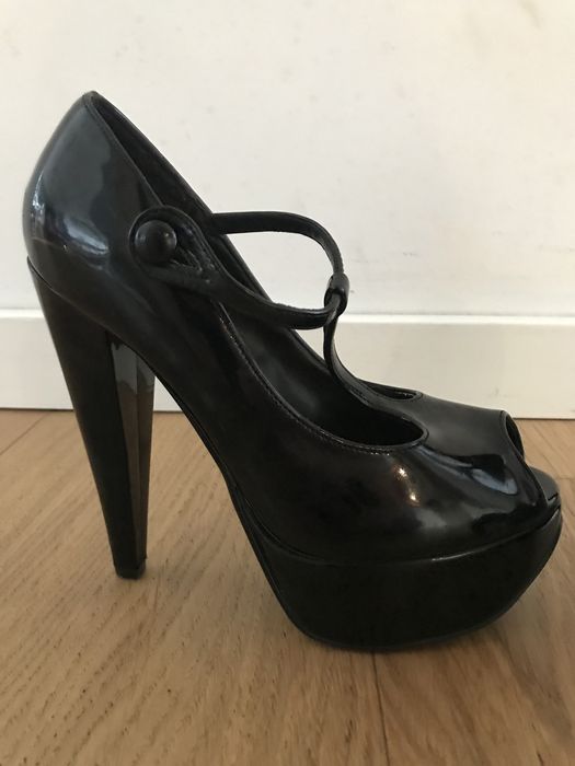 Szpilki peep toe 37 czarne, lakierowane