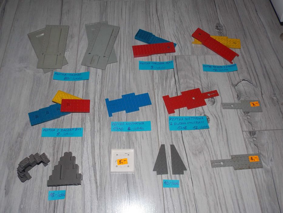 Lego znaki,figurki,litery,płytki,zaczepy,drzewka,magnesy ,lata 70-te