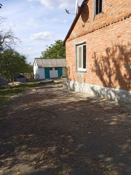 Продам добротный дом со всеми удобствами за 5500 у.е.