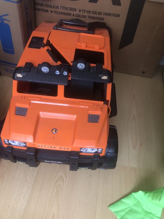 Carro jipe Ation man