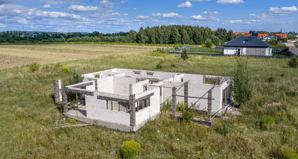 Działka 3461 m² z rozpoczętą budową