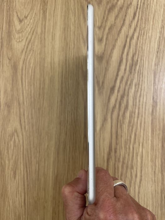 Mini iPad da Apple para peças e/ou para colecionadores.