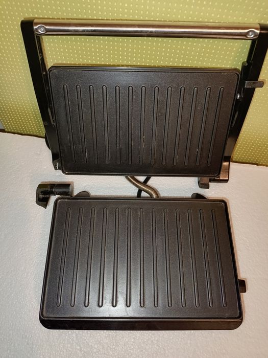 Гриль Grunhelm G750