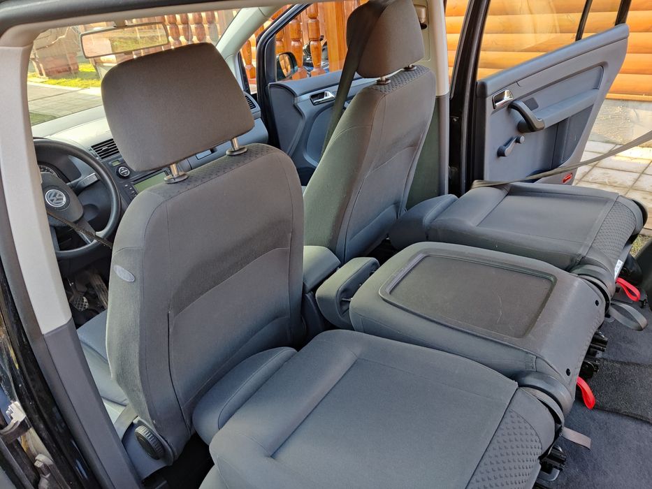 Volkswagen Touran,1.6 бензин, 2003