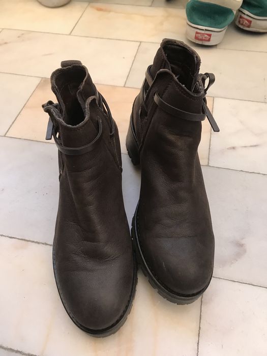 Botas em pele nobuck