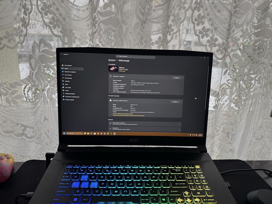 Laptop Gamingowy MSI Katana A17 AI B8VE