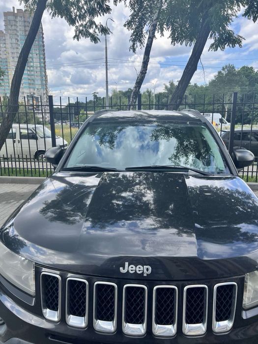 Продам автомобіль Jeep