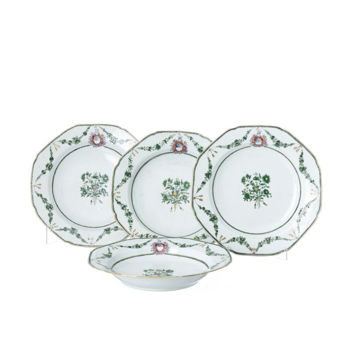 Porcelana chinesa - 4 Pratos brasonados - Século XVIII