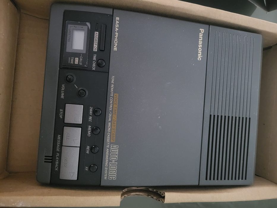 Secretária eletrónica automática