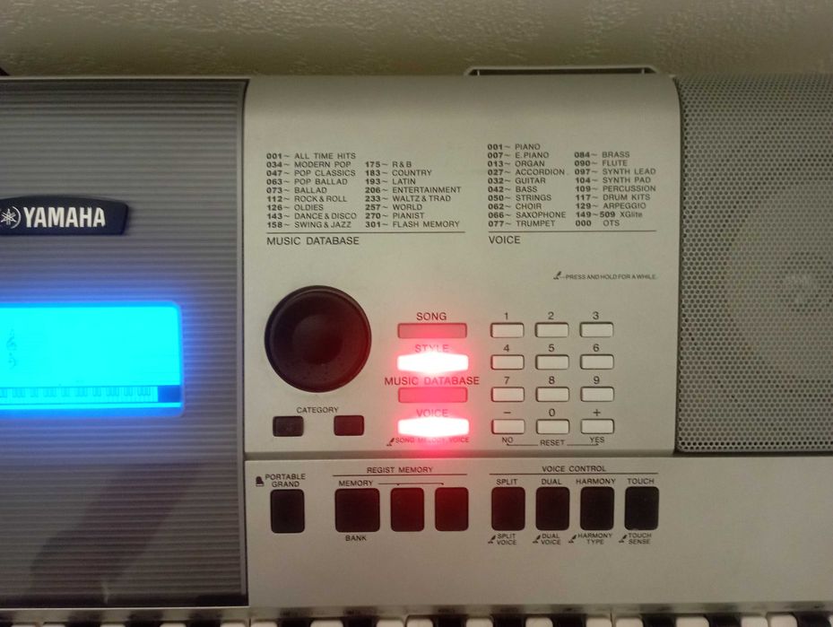 Yamaha PRS-E413 синтезатор