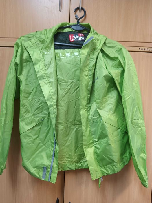 idealna kurtka przeciwdeszczowa Campusa rozmiar 152 uniwersalna