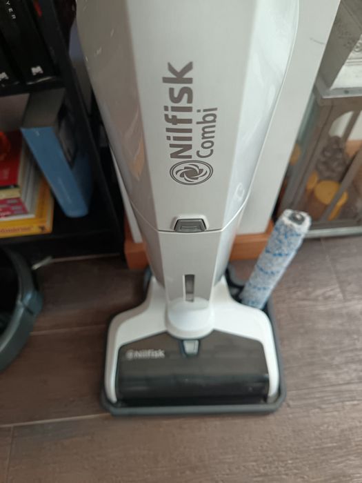 Aspirador Nilfisk Combi 2 em 1 (Aspira e Lava) – Como Novo