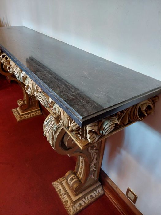 Credência antiga madeira trabalhada