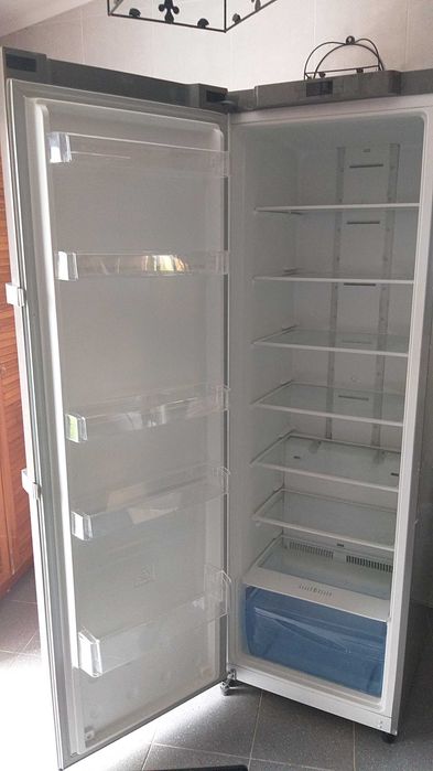 Frigorifico 1 porta Hotpoint Ariston cinzento