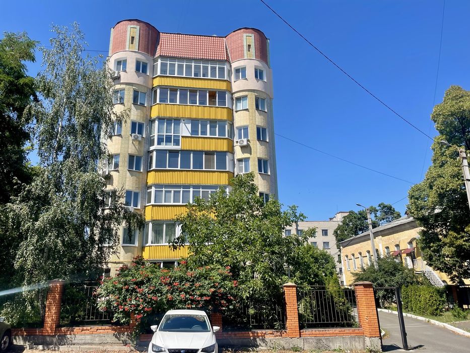 ТОР-ЦЕНТР-Продам квартиру 109,6м2 з автономним опаленням , 3 пов.