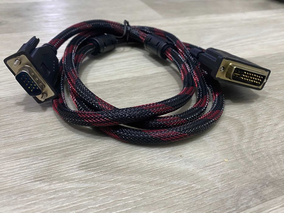 Кабель,перехідник для монітора комп'ютера DVI-VGA 1.5 метра
