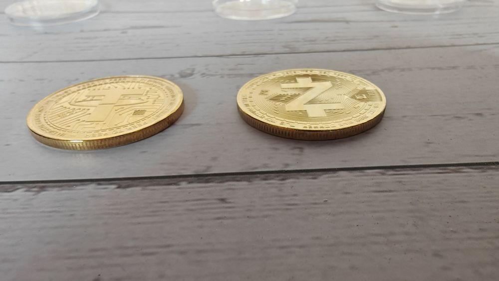 Сувенирная монета USDT Zcash крипта криптовалюта тезер зек gold золото