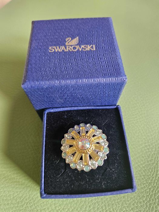 Pierścionek z kryształów Swarovski r.58