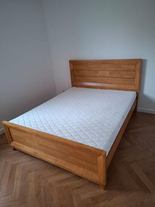 Łóżko z materacem  160
