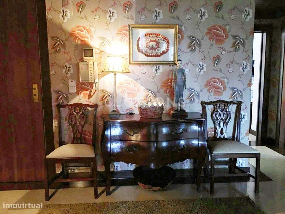 2-Bedroom Apartment for Rent, Fully Furnished and Equipped, Garage, Telheiras