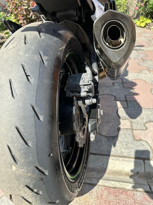 Kawasaki z800 офіціал