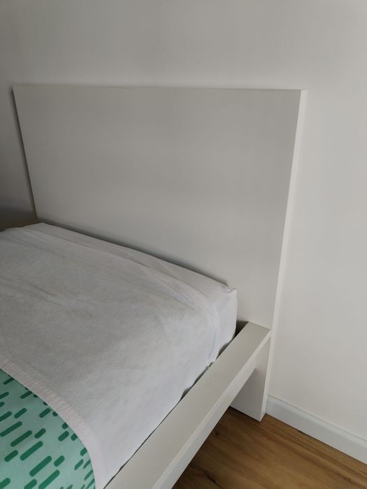 Vendo Cama de Solteiro